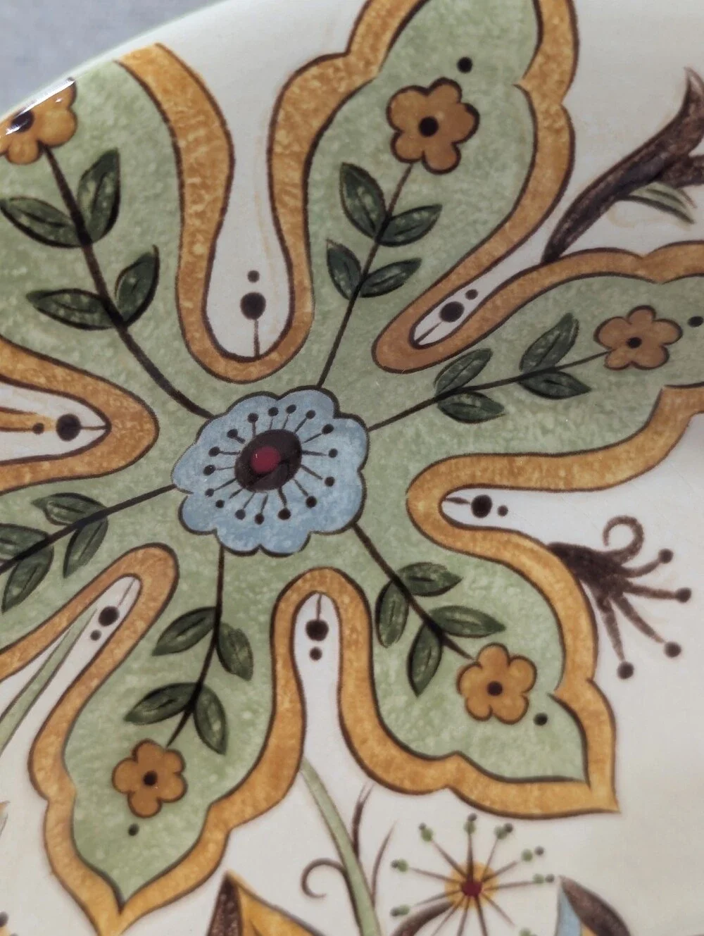 Pier 1 Imports Carynthum Earthenware Salad/Dessert 8.5
